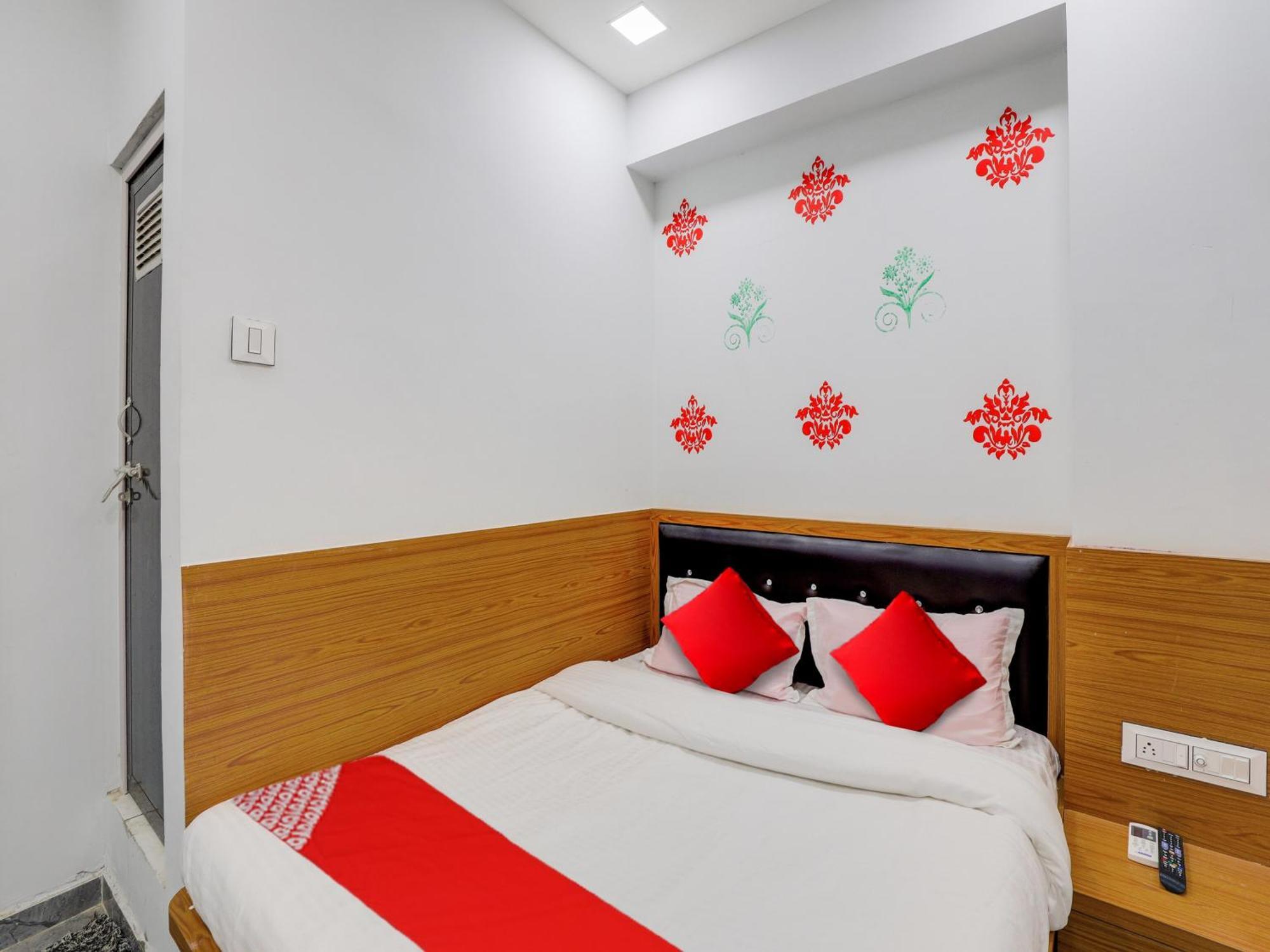 Hotel O Green City Surat Exterior photo