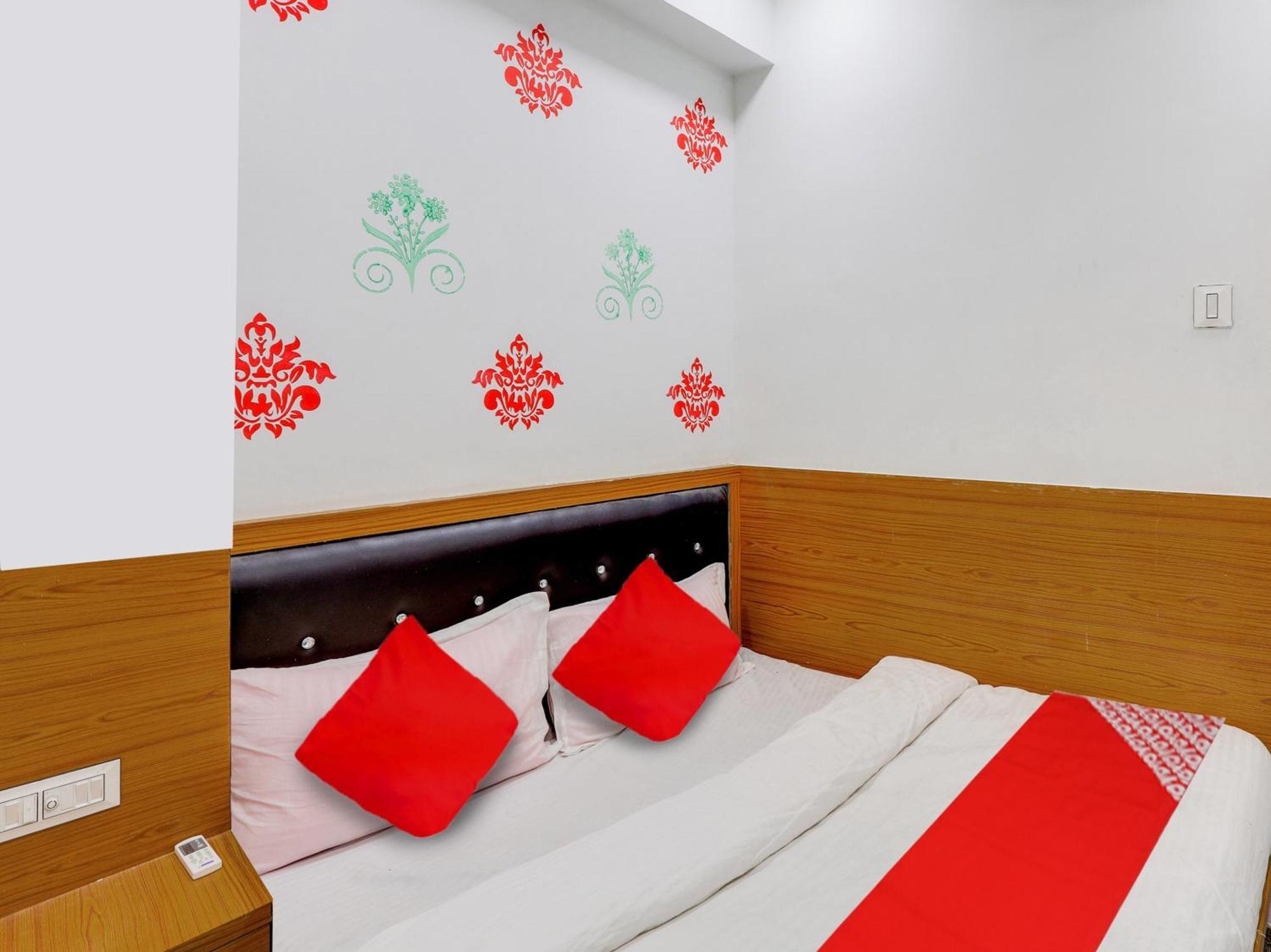Hotel O Green City Surat Exterior photo